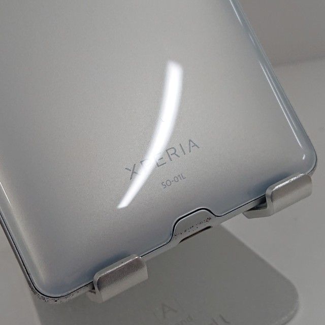 Xperia XZ3 SO-01L �ɥ��� �ۥ磻�ȥ���С� c17690