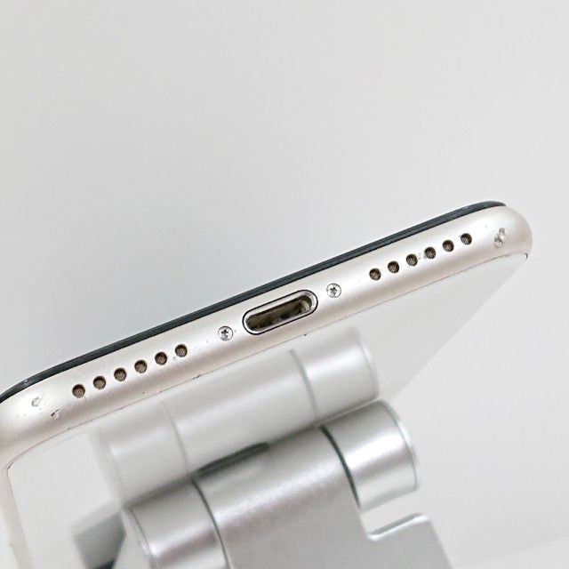 iPhoneSE ��3���� 64GB au �������饤�� c22971
