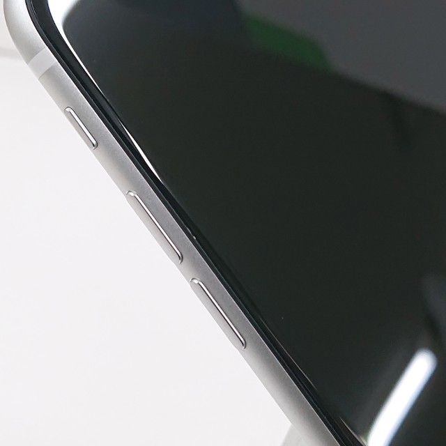 iPhoneSE ��2���� 64GB au �ۥ磻�� c22777