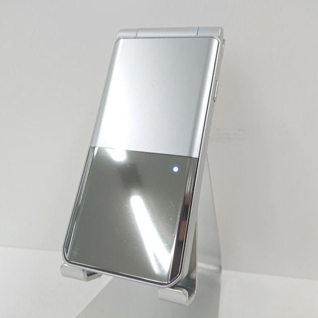 docomo arrows F-03L シルバー折りたたみ式　ガラケー arrows ケータイ F-03L：製品紹介 | FCNT合同会社