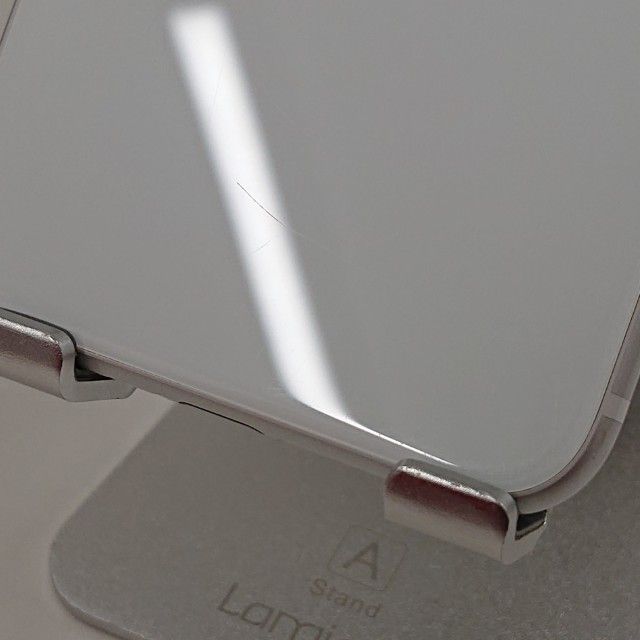 iPhoneSE ��2���� 64GB au �ۥ磻�� c16289