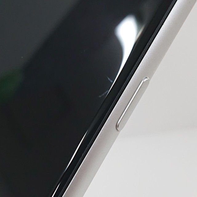iPhoneSE ��2���� 128GB au �ۥ磻�� c19998