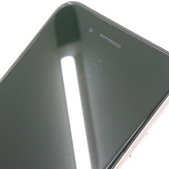 iPhoneSE ��3���� 64GB au �������饤�� c23017