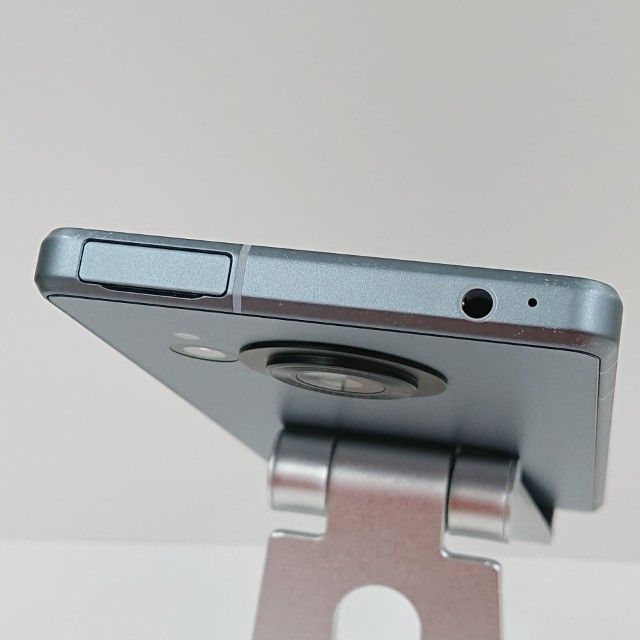 AQUOS R8 SH-52D �ɥ��� �֥롼 c17256