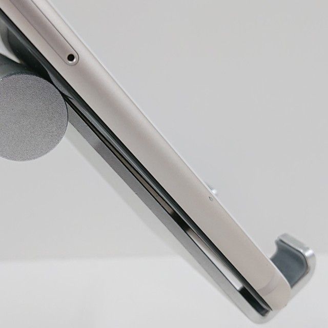 iPhoneSE ��3���� 64GB SoftBank �������饤�� c16378