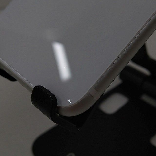 iPhoneSE ��2���� 64GB �ɥ��� �ۥ磻�� c22831