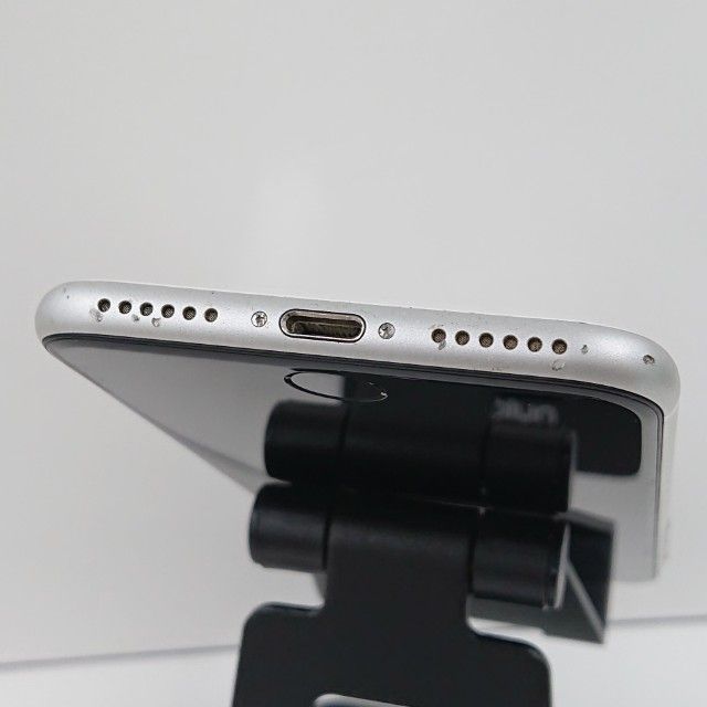 iPhoneSE ��2���� 64GB au �ۥ磻�� c16570