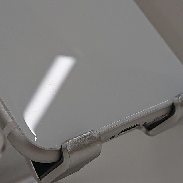 iPhoneSE ��2���� 64GB au �ۥ磻�� c19168