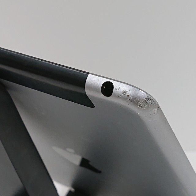 iPad mini ��4���� Wi-Fi+Cellular 64GB au  c17358