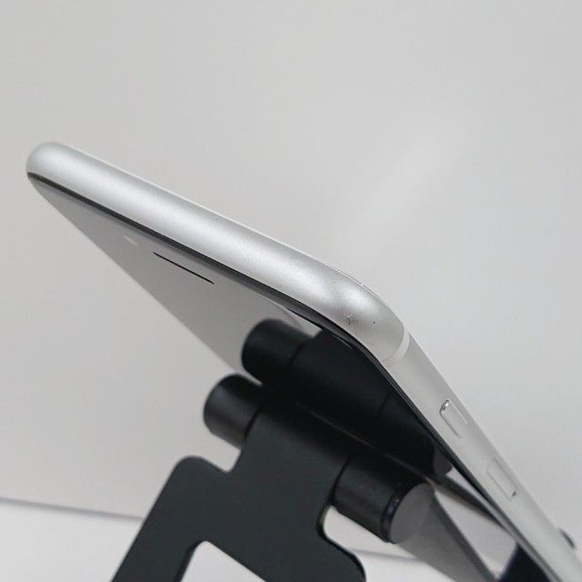 iPhoneSE ��2���� 64GB au �ۥ磻�� c16520