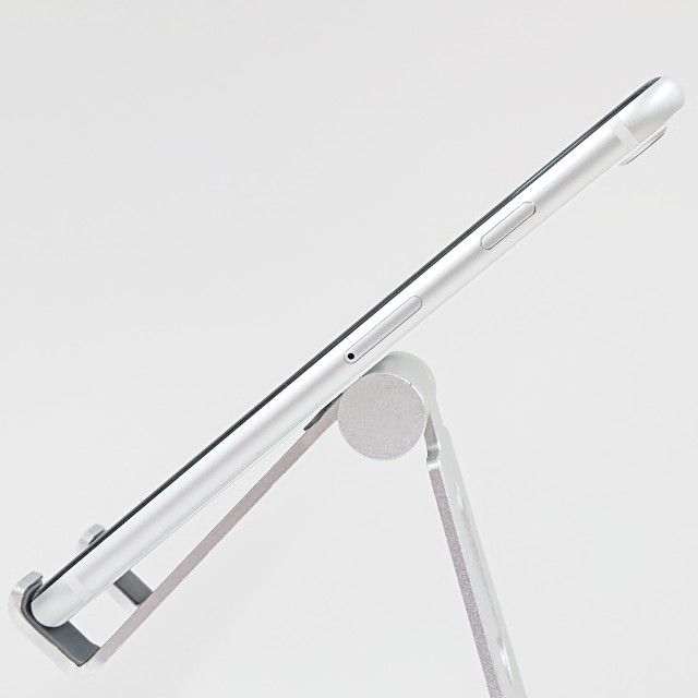 iPhoneSE ��2���� 64GB au �ۥ磻�� c16292