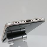 iPhoneSE ��3���� 128GB au �������饤�� c16371