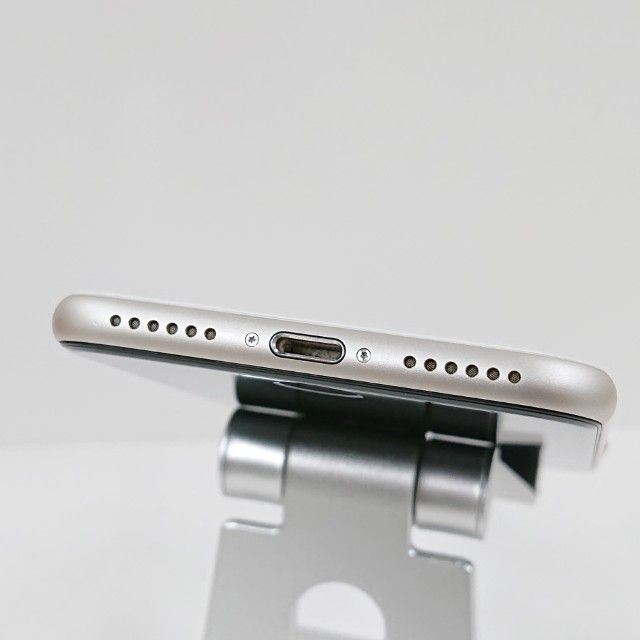 iPhoneSE ��3���� 64GB au �������饤�� c18205