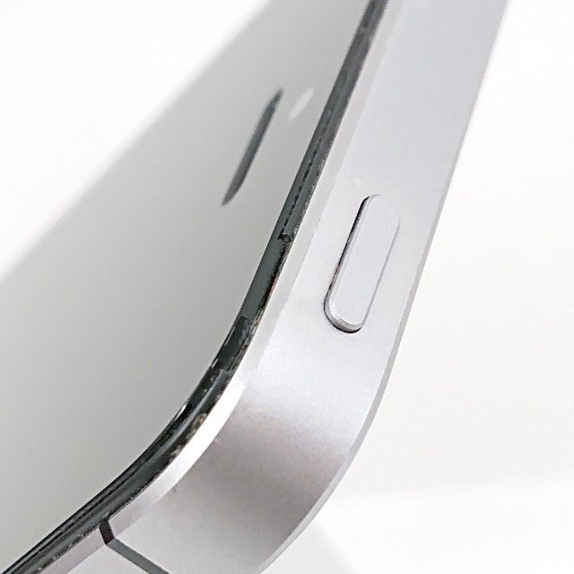 �ڥ�����ʡ�iPhoneSE 16GB SIM�ե꡼ ���ڡ������쥤 c21154