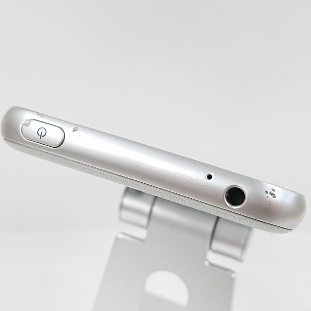 【新品未使用】シンプルスマホ4 シャンパンシルバー SIMロック解除品 SHARP 新品 未使用 704SH シンプルスマホ4 シャンパンシルバー