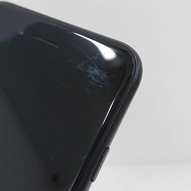 iPhoneSE ��2���� 64GB �ɥ��� �֥�å� c19405