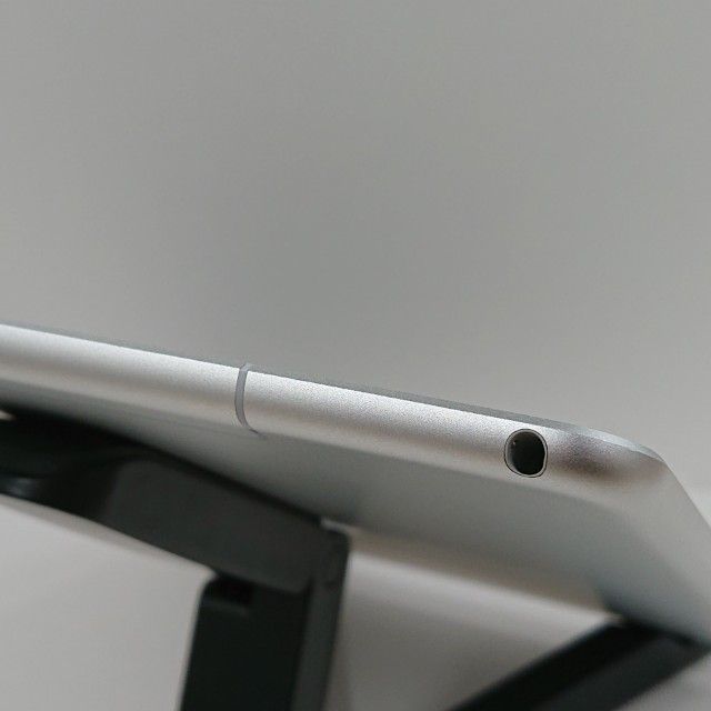iPad Air 3 Wi-Fi+Cellular 64GB SIM�ե꡼ ����С� c19684