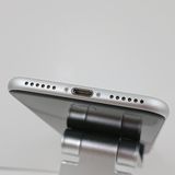 iPhoneSE ��2���� 128GB �ɥ��� �ۥ磻�� c16122