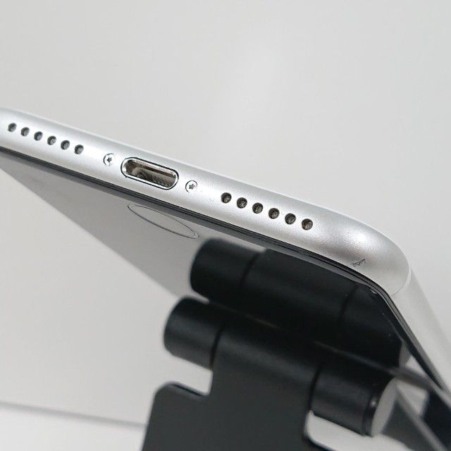 iPhoneSE ��2���� 64GB au �ۥ磻�� c16522