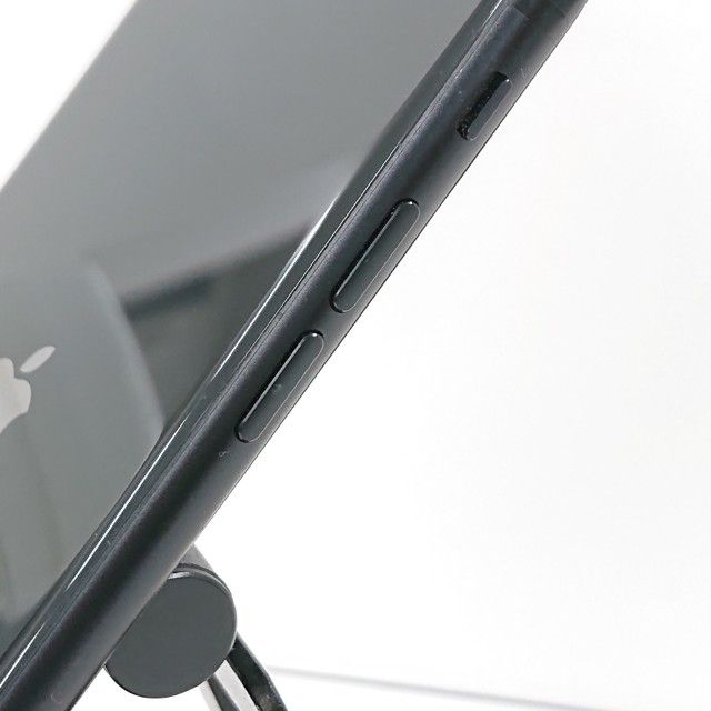 iPhoneSE ��2���� 64GB au �֥�å� c16575