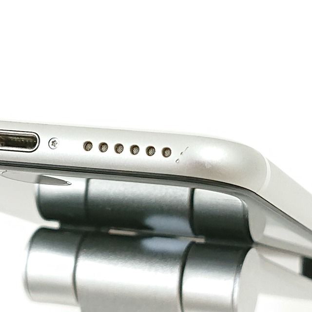 M*i様 【81%！キレイ】Apple iPhoneSE2 64GB SIMフリ Amazon | 【整備済み品】 Apple iPhone SE（第2世代） 64GB