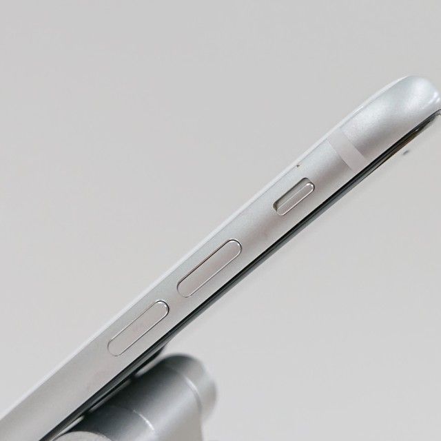 iPhoneSE ��2���� 64GB au �ۥ磻�� c18673