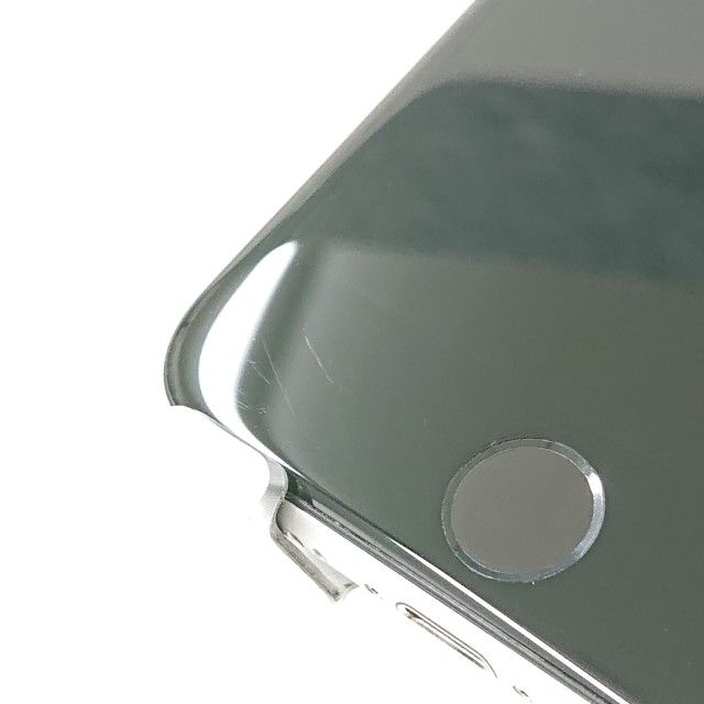 iPhoneSE ��2���� 64GB au �ۥ磻�� c23293