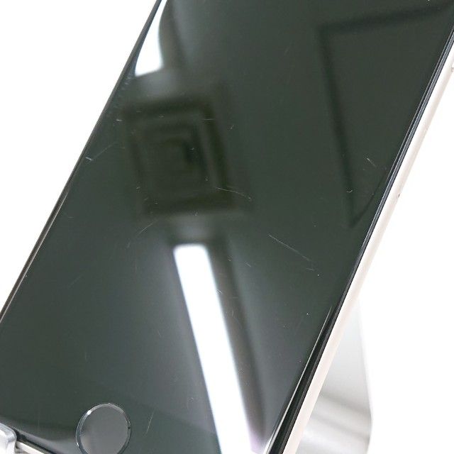 iPhoneSE ��3���� 64GB au �������饤�� c18205