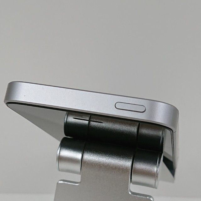 iPhoneSE 128GB SIM�ե꡼ ���ڡ������쥤 c16705