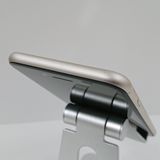 iPhoneSE ��3���� 128GB au �������饤�� c16371