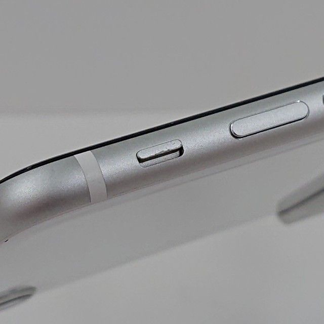 iPhoneSE ��2���� 64GB au �ۥ磻�� c16291