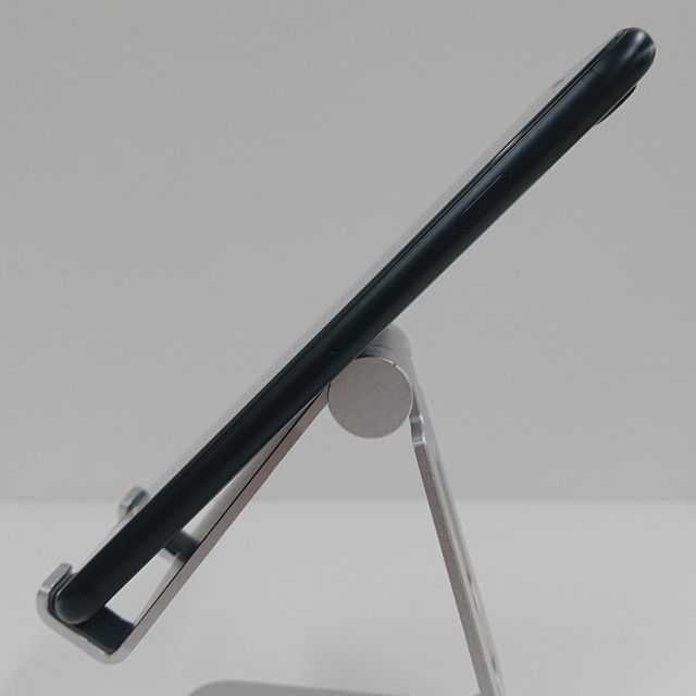 iPhoneSE ��2���� 64GB �ɥ��� �֥�å� c18463