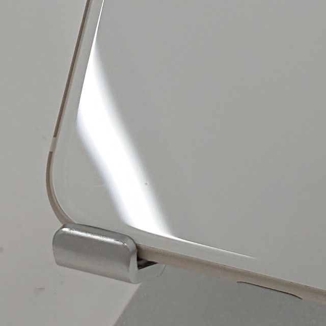 iPhoneSE ��3���� 64GB au �������饤�� c17022