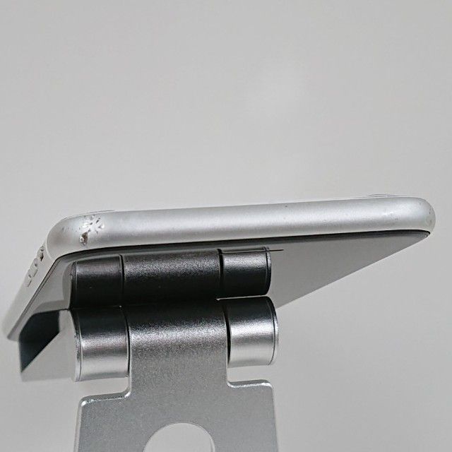 iPhoneSE ��2���� 64GB au �ۥ磻�� c16593