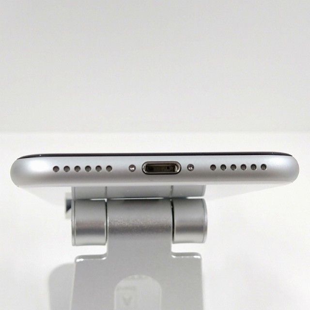 iPhoneSE ��2���� 64GB �ɥ��� �ۥ磻�� c21789