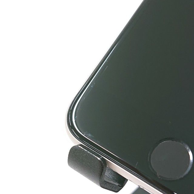 iPhoneSE ��3���� 64GB au �������饤�� c23012