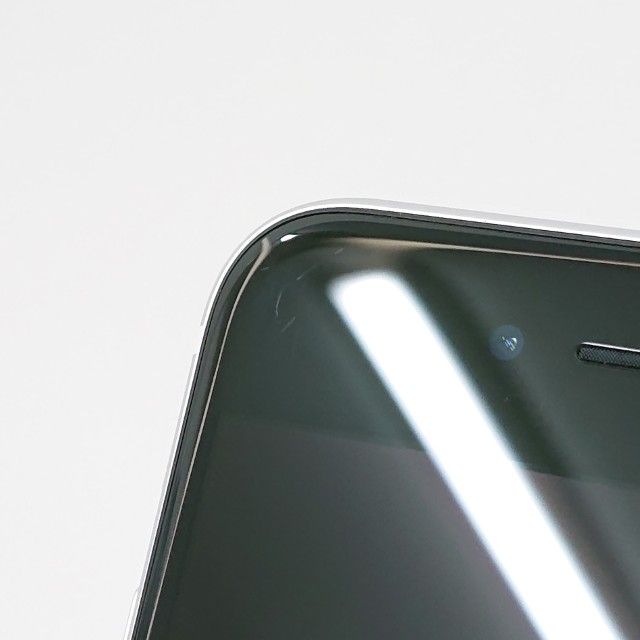 �ڥǥⵡ��iPhoneSE ��2���� 64GB au �ۥ磻�� c21567