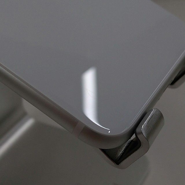 iPhoneSE ��2���� 128GB �ɥ��� �ۥ磻�� c22495