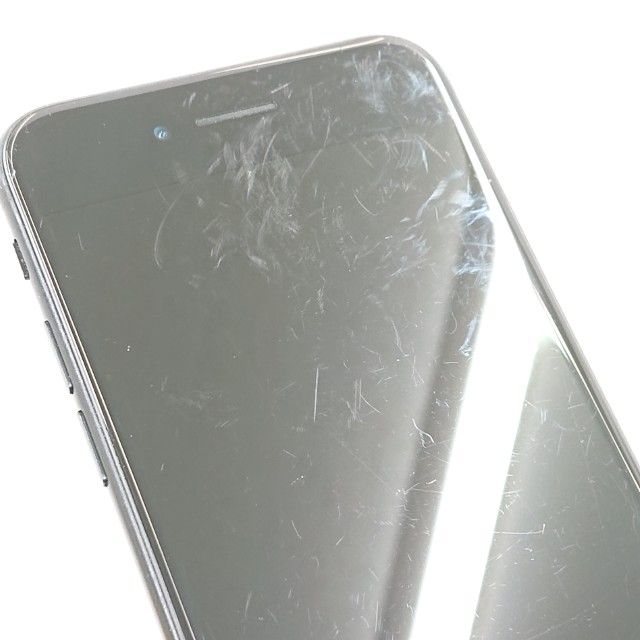 iPhoneSE ��2���� 64GB au �֥�å� c18881