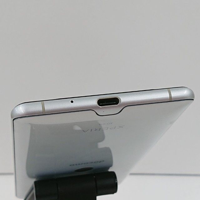 Xperia XZ3 SO-01L �ɥ��� �ۥ磻�ȥ���С� c19047