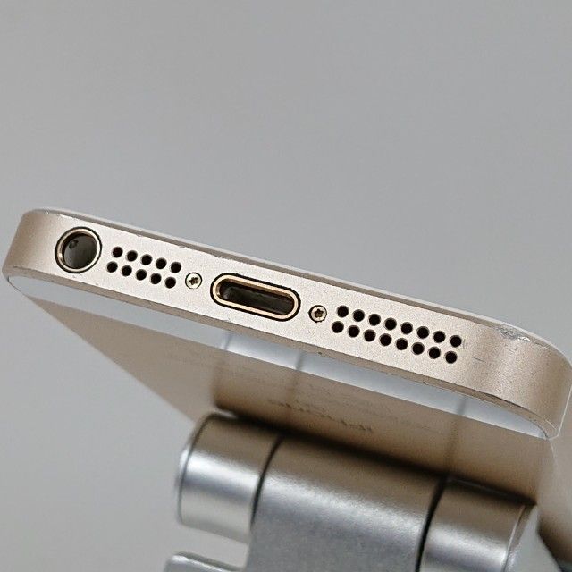 iPhoneSE 64GB SoftBank ������� c15641