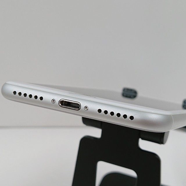 ムスビー｜iPhone7 32GB au シルバー c21091【iPhone7 au】￥6,000