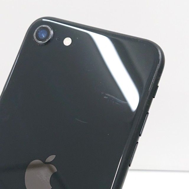 iPhoneSE ��2���� 64GB au �֥�å� c16580