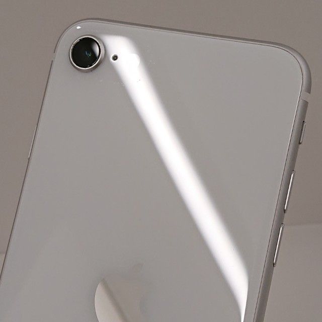 iPhoneSE ��2���� 64GB �ɥ��� �ۥ磻�� c21700