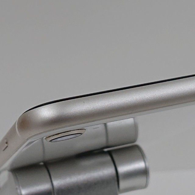 iPhoneSE ��3���� 64GB SoftBank �������饤�� c16379