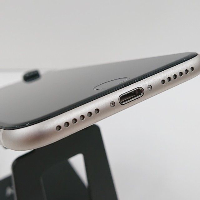 iPhoneSE ��3���� 64GB au �������饤�� c23015