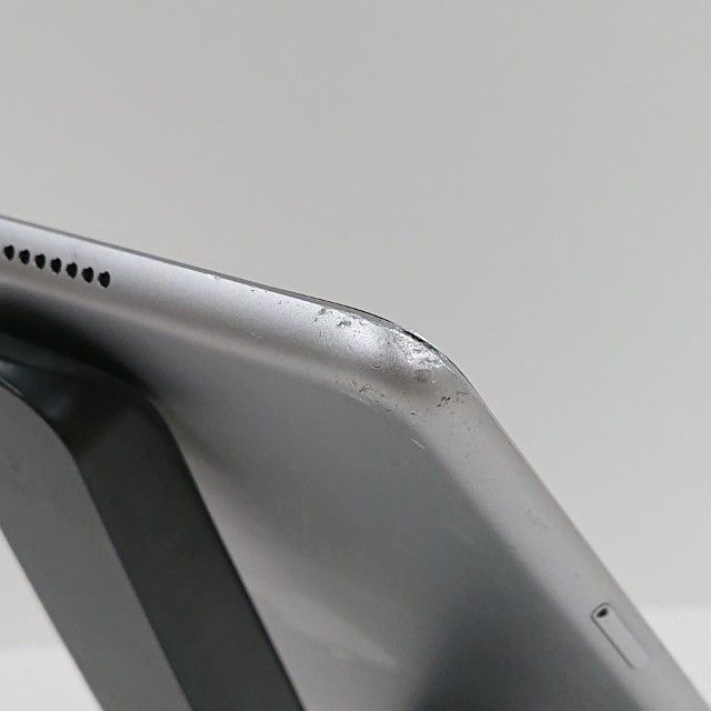 iPad mini ��4���� Wi-Fi+Cellular 64GB au  c17358