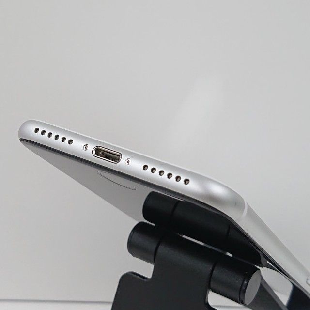 iPhoneSE ��2���� 64GB au �ۥ磻�� c16572