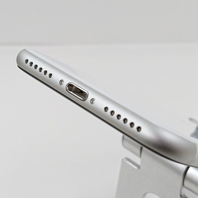 iPhoneSE ��2���� 64GB �ɥ��� �ۥ磻�� c22952