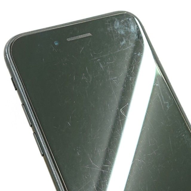 iPhoneSE ��2���� 64GB au �֥�å� c18892